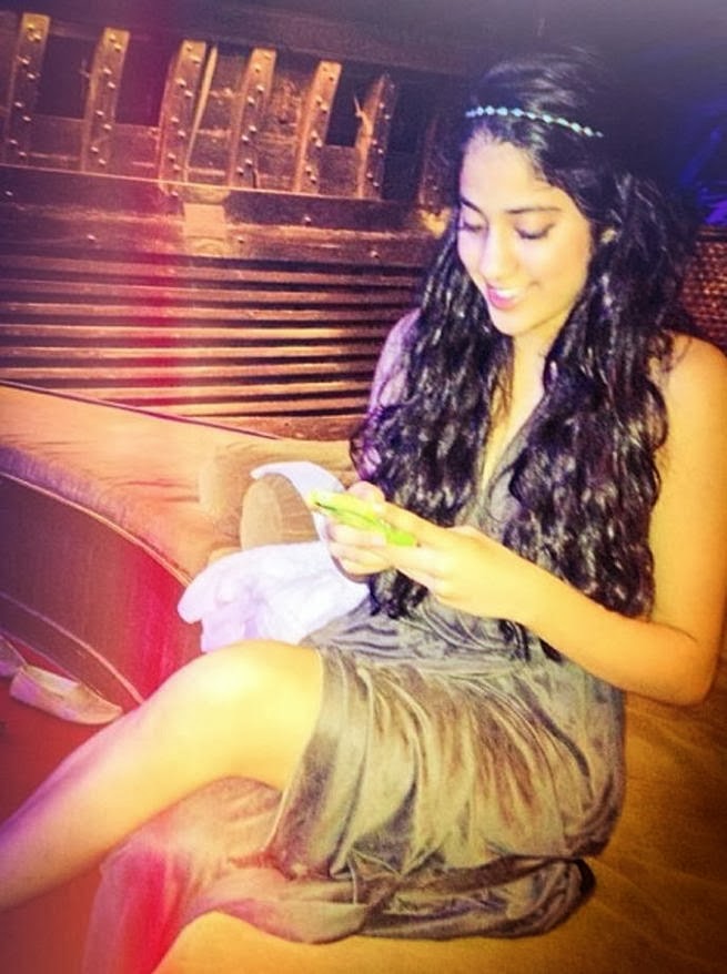 Jhanvi Kapoor Xxx Com - Bollywood Gossips: Unseen Instagram pictures of Sridevi's daughter ...
