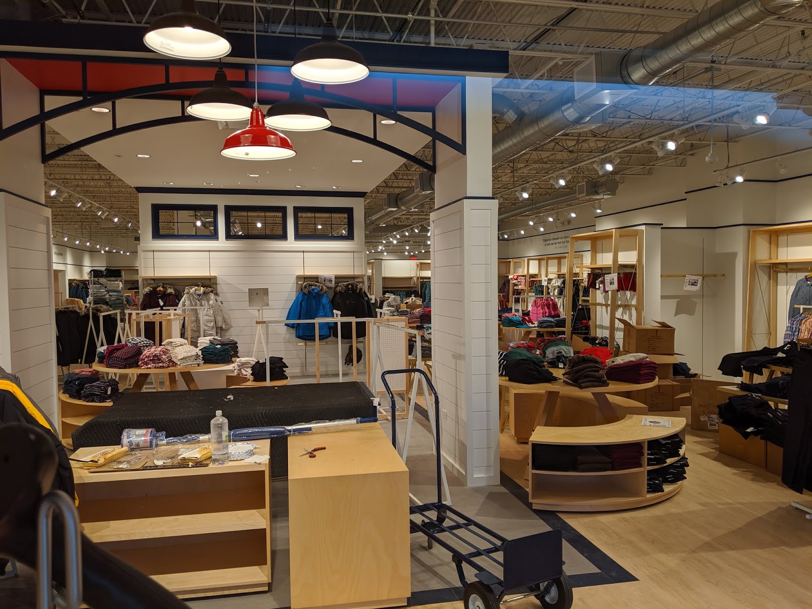 Rockville Nights First look Lands' End Rockville store (Photos)