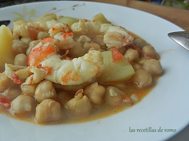 Garbanzos con gambones