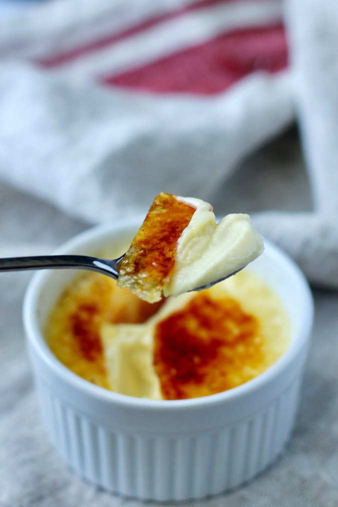 Crème Brûlée with Vanilla and Grand Marnier spoonful