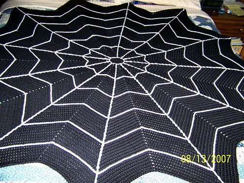 12 Free Crochet Halloween Throws, Blankets & Afghans Patterns