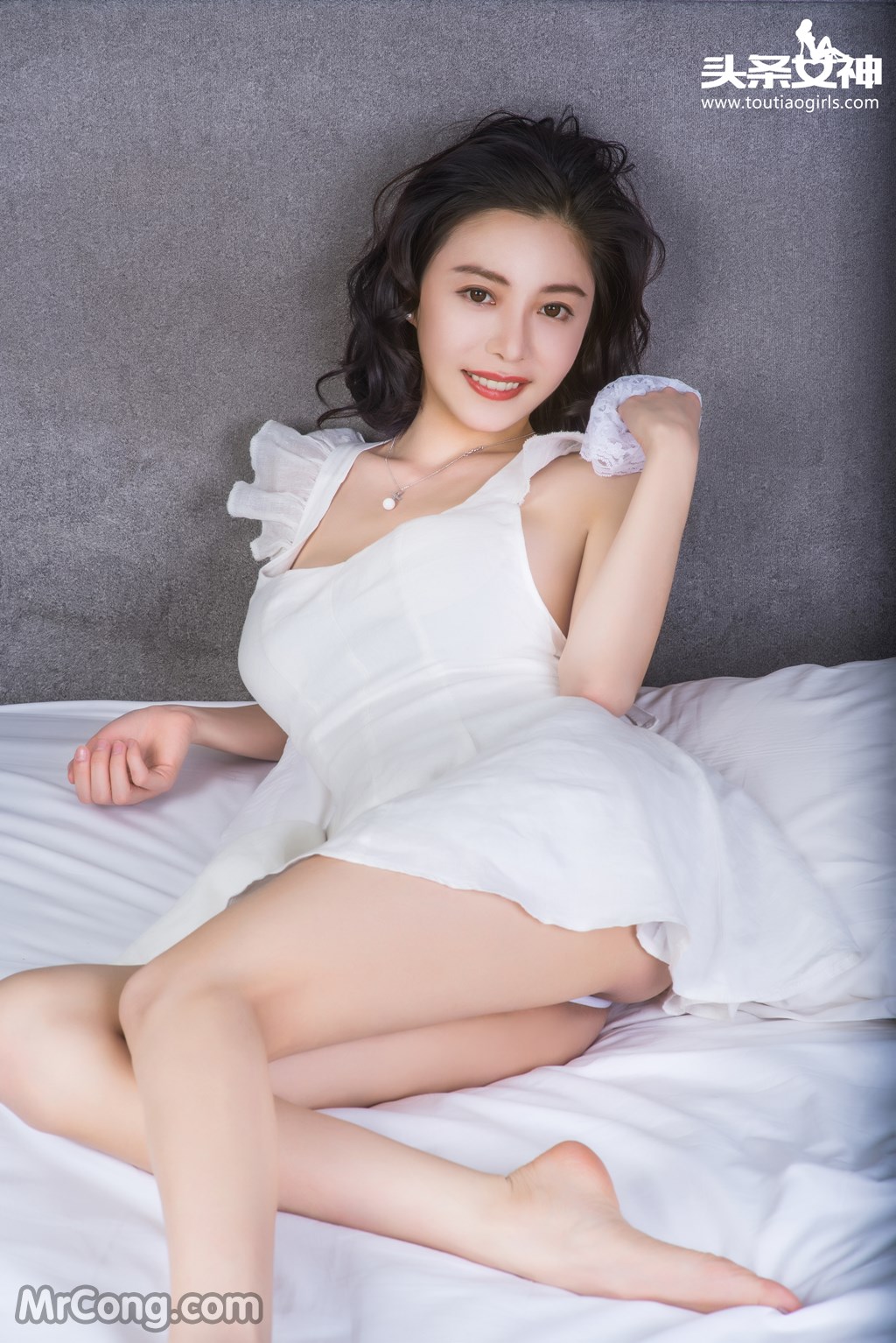 TouTiao 2016-12-10: Model Xiao Ai (小 爱) (27 pictures)