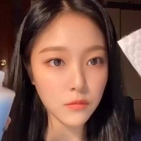 화장 지운 이달의소녀 현진 - 꾸르