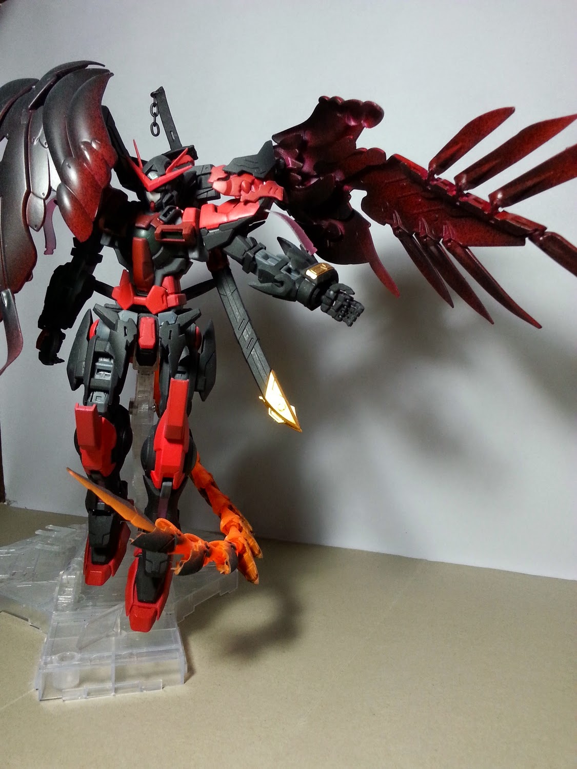 Custom Build: 1/100 GN - 001 Hellbourne Exia