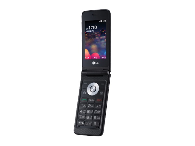 يضم الهاتف شاشة مقاس 3 بوصات ولوحة مفاتيح كلاسيكية T9 lg-launch-folder-telephone-with-android