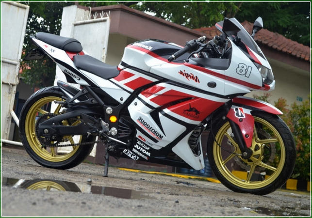 Modifikasi Racing style Warna Putih Hitam Pelek Gold - Contoh Gambar Dan Foto Konsep Desain Modifikasi Kawasaki Ninja 4 Tak 250cc Sporti Ala Moge Keren Banget Modifikasi Racing style Warna Putih Hitam Pelek Gold - Contoh Gambar Dan Foto Konsep Desain Modifikasi Kawasaki Ninja 4 Tak 250cc Sporti Ala Moge Keren Banget