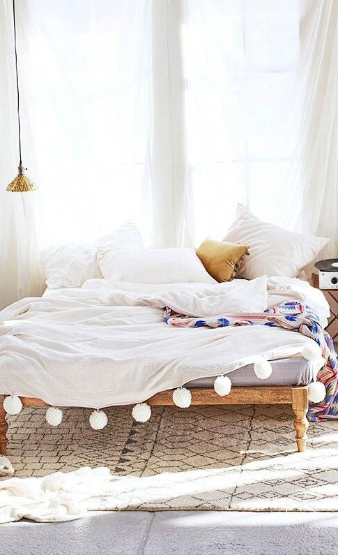 5 Quick Ways to Make Your Bed Look New By Bedtime