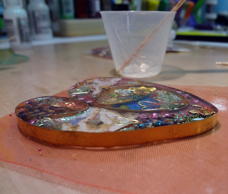 лак из смолы. эпоксидная смола. эпоксидный лак. полиуретановые лаки для эпоксидных изделий. жидкое стекло для дерева.