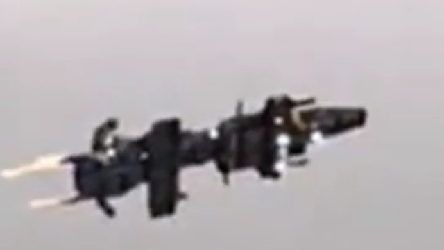 Genuine looking Spacecraft Caught on Camera