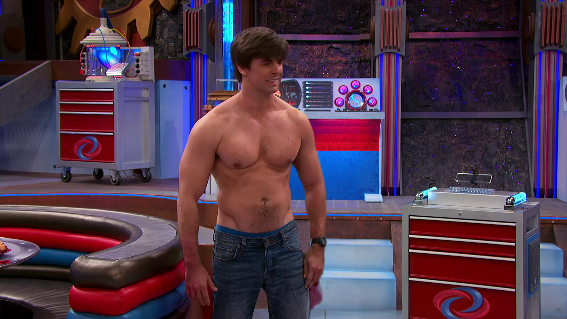 Cooper Barnes shirtless in Henry Danger 1-12 "Invisible Brad" .