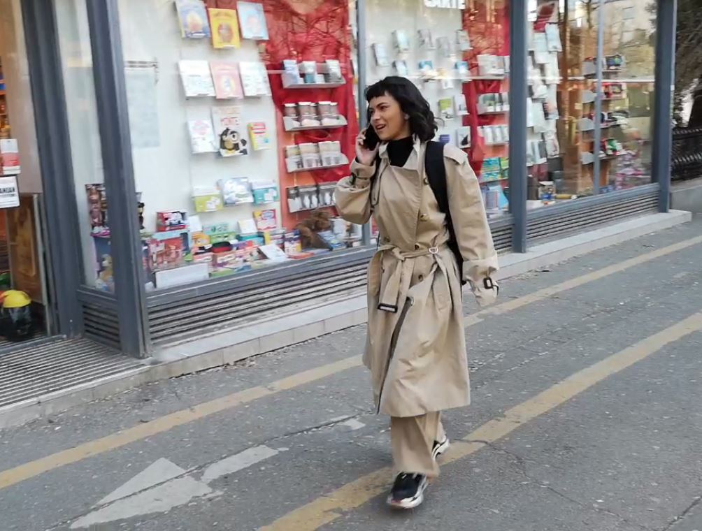 Fanii de peste hotare leșină când o văd în realitate, în România trece neobservată. Cum a fost filmată Inna, pe străzile din București!