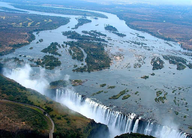 Água das Cataratas Victoria parece quase nada
ao lado dos aquíferos mapeados Água das Cataratas Victoria parece quase nada ao lado dos aquíferos mapeados