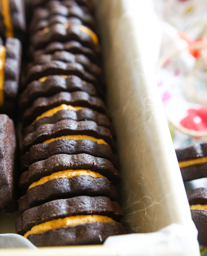 Spiced Chocolate Sandwich Cookies with Pumpkin Cream Filling â™¥ bakeat350.net