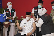 Gubernur Aceh Disuntik Dosis Pertama Vaksin Covid-19