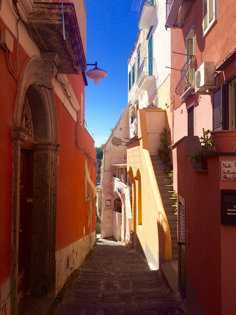 Procida-Pink-Streets