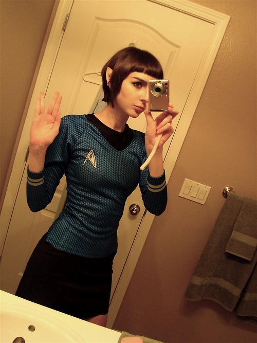 garota nerd cosplay spock star trek jornada nas estrelas