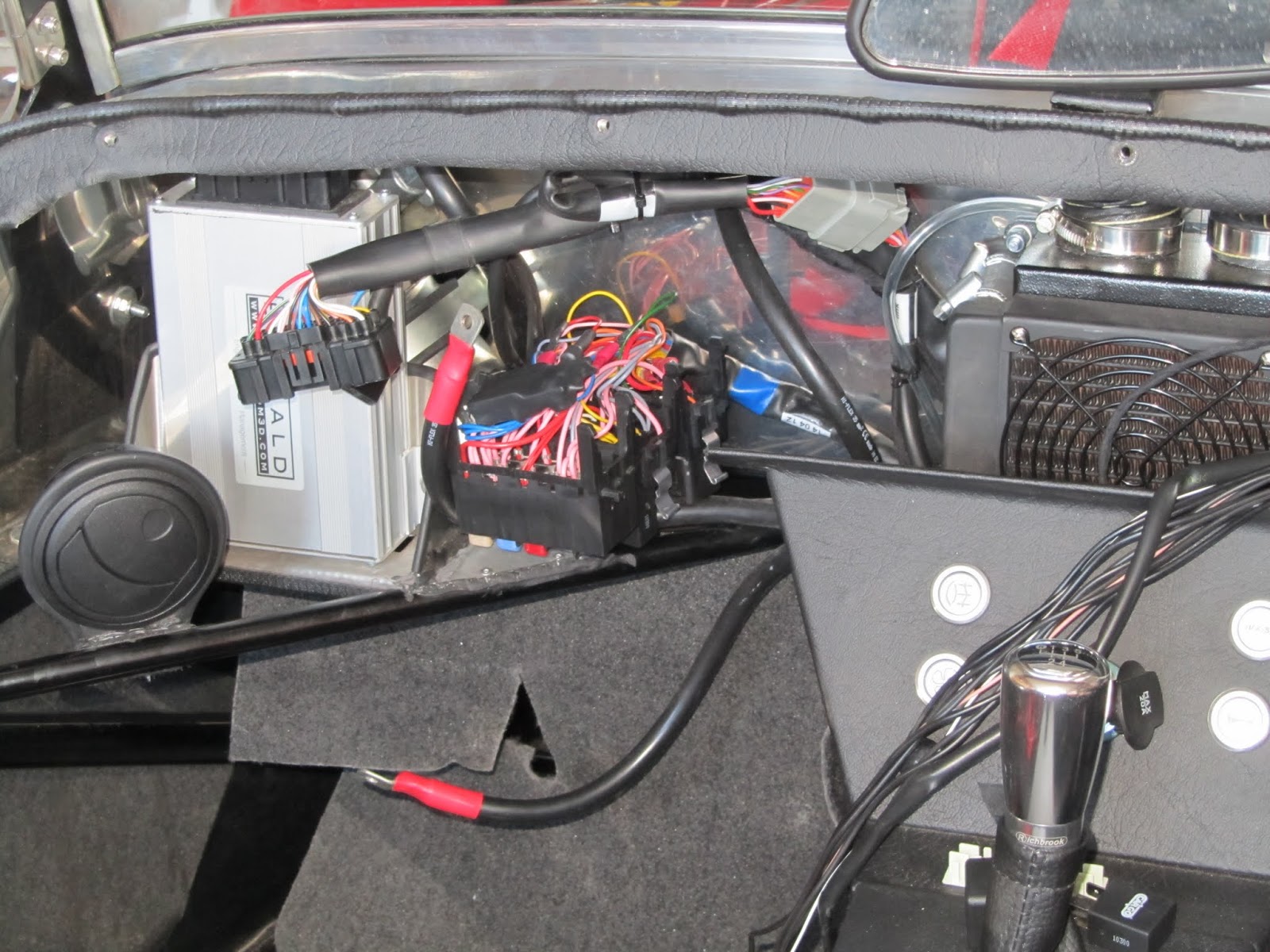 My fuse box is mounted upside down with fuses on top, so flip this if using  it on the standard layout. The lighting circuits are not of interest so I  didn't ...