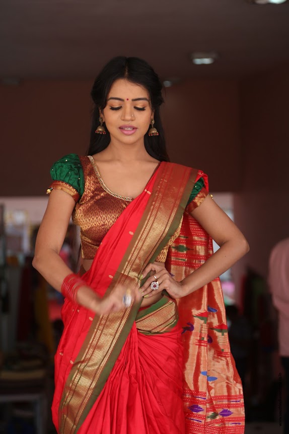 Bhavya Sri at Shilpakala Vedika Silk India Expo Launch