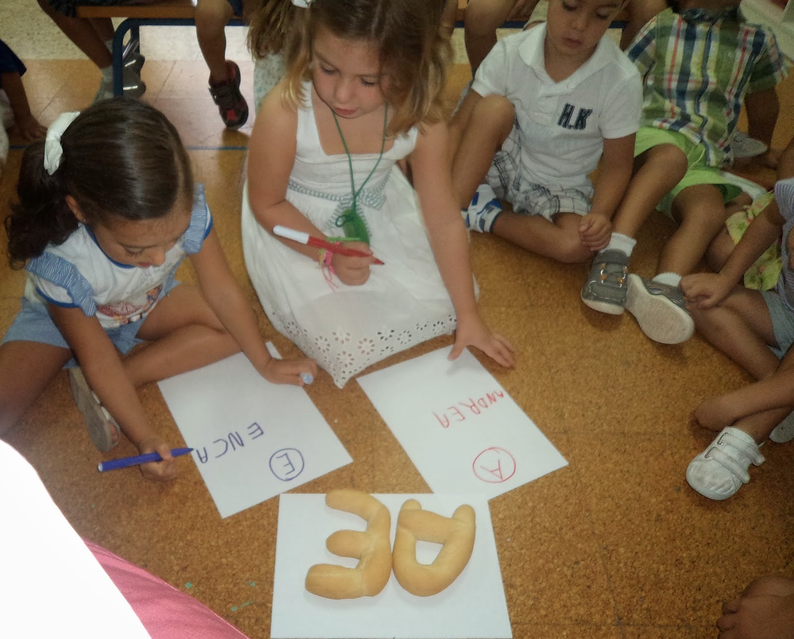 PEQUEÑAS SONRISAS: LETRAS DE PAN