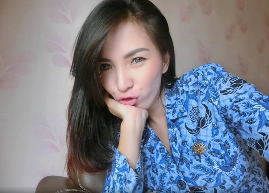 Cerita Dewasa Dipaksa ML Sama Cewek Satu Kuliahku Yang Bohay