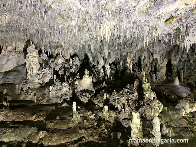El interior de la cueva Snezhanka