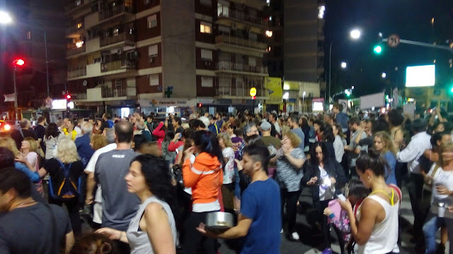 Cacerolazos en toda la Capital y Gran Buenos Aires contra el saqueo a los jubilados, Asignaciones y pensiones