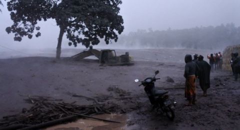 Ya Allah! Bencana Bertubi-tubi Terjang Indonesia, Banjir, Gempa dan Longsor