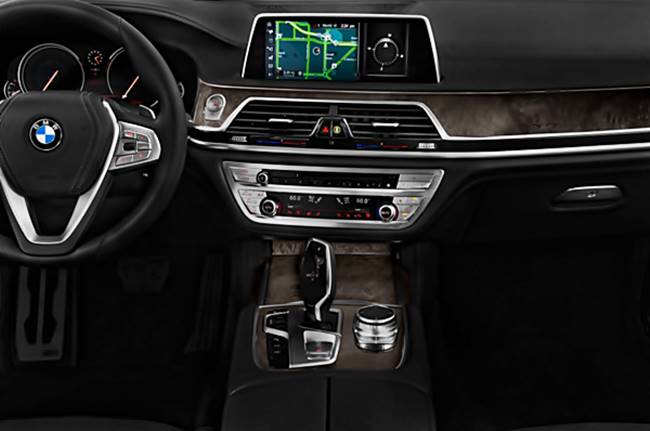 2017 BMW 7 Series Sedan Comfort, Safety and Features 2017 BMW 7 Series Sedan Comfort, Safety and Features