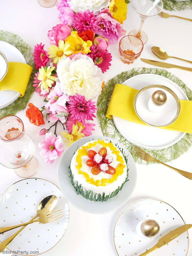 A Modern Floral Easter Brunch - party ideas, DIY table decorations, food, recipes and a mimosa bar styling to inspire your Spring celebrations! by BirdsParty.com @BirdsParty