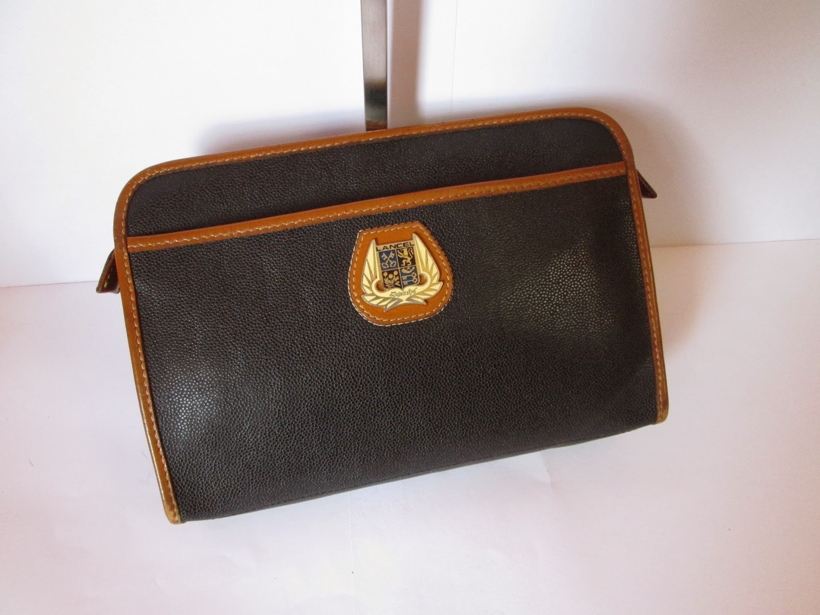 d0rayakEEbaG: Authentic LANCEL Paris Clutch bag(SOLD)