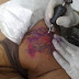 JOVEM DENUNCIA TATUADOR POR ESTUPRO DURANTE SESSÃO NA CAPITAL