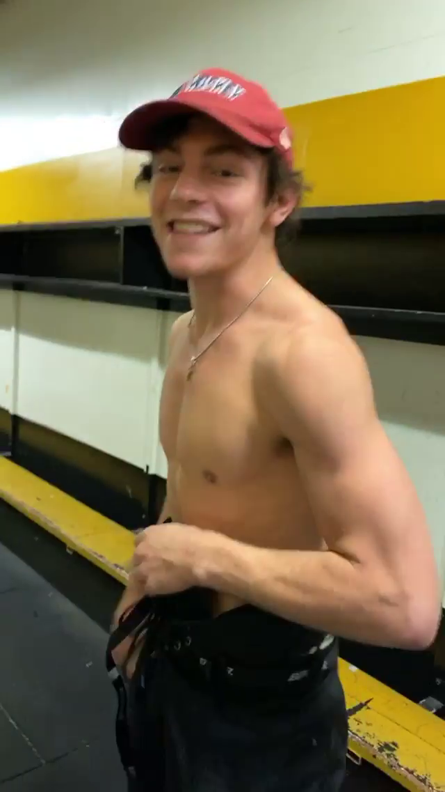 Alexis_Superfans Shirtless Male Celebs: Ross Lynch and 