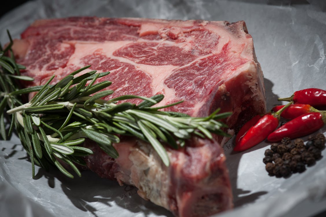 The Red Liquid Leaking From Your Steak Is Not Blood. Here's What It Actually Is!