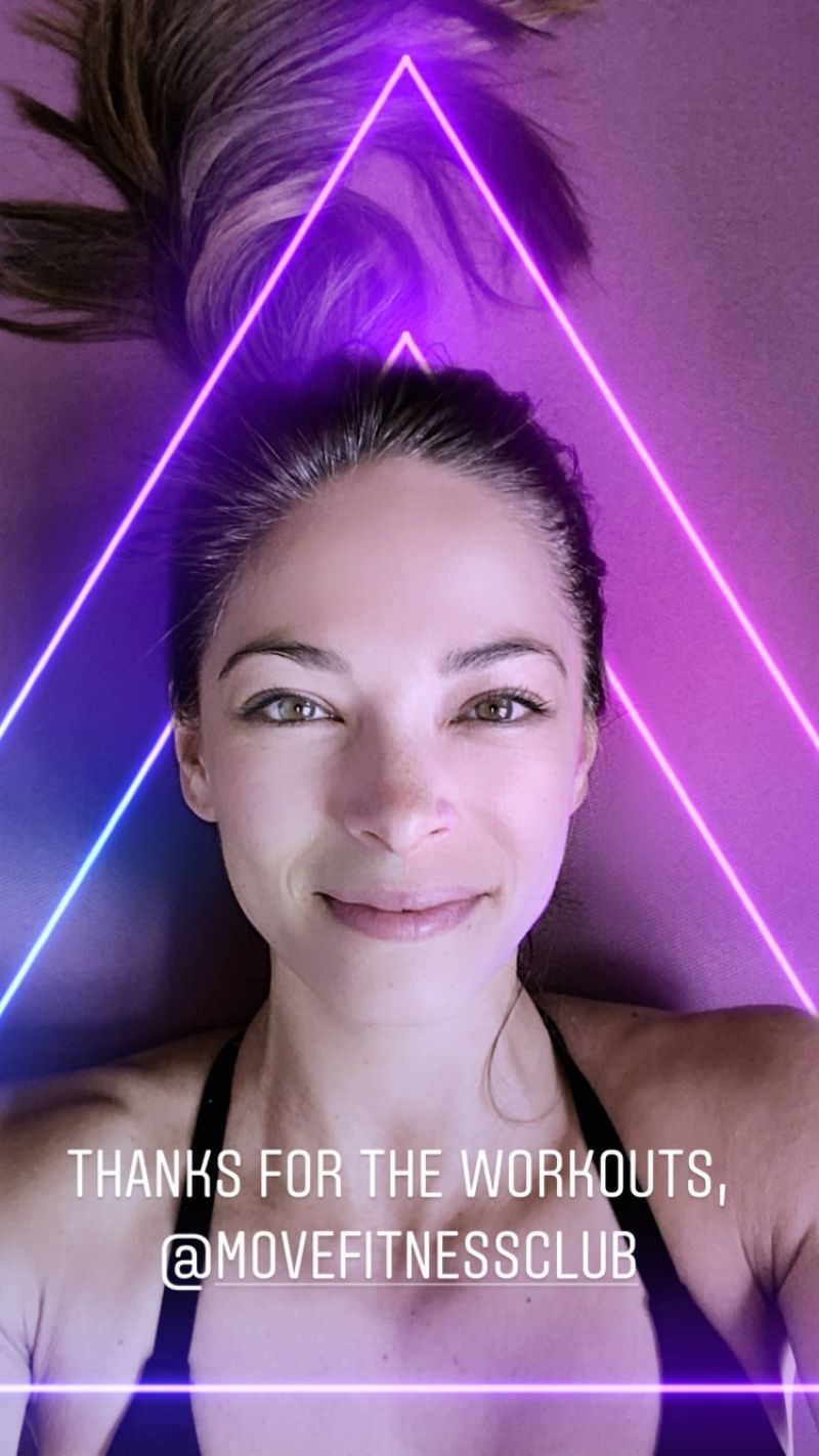DC COMICS AND ARROWVERSE : Smallville Star Kristin Kreuk – Gray Hair in