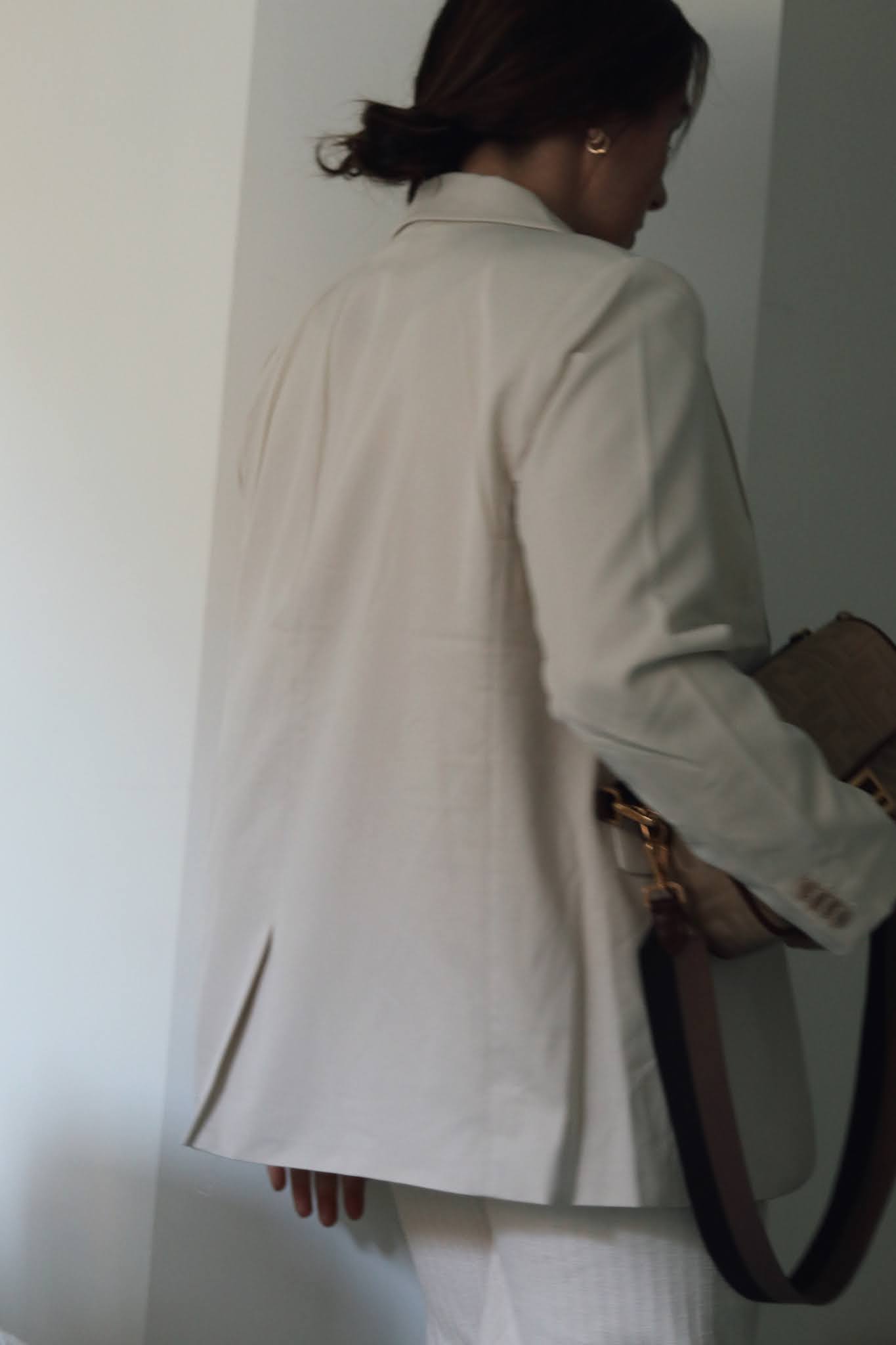 HM oversized blazer all beige outfit fendi baguette