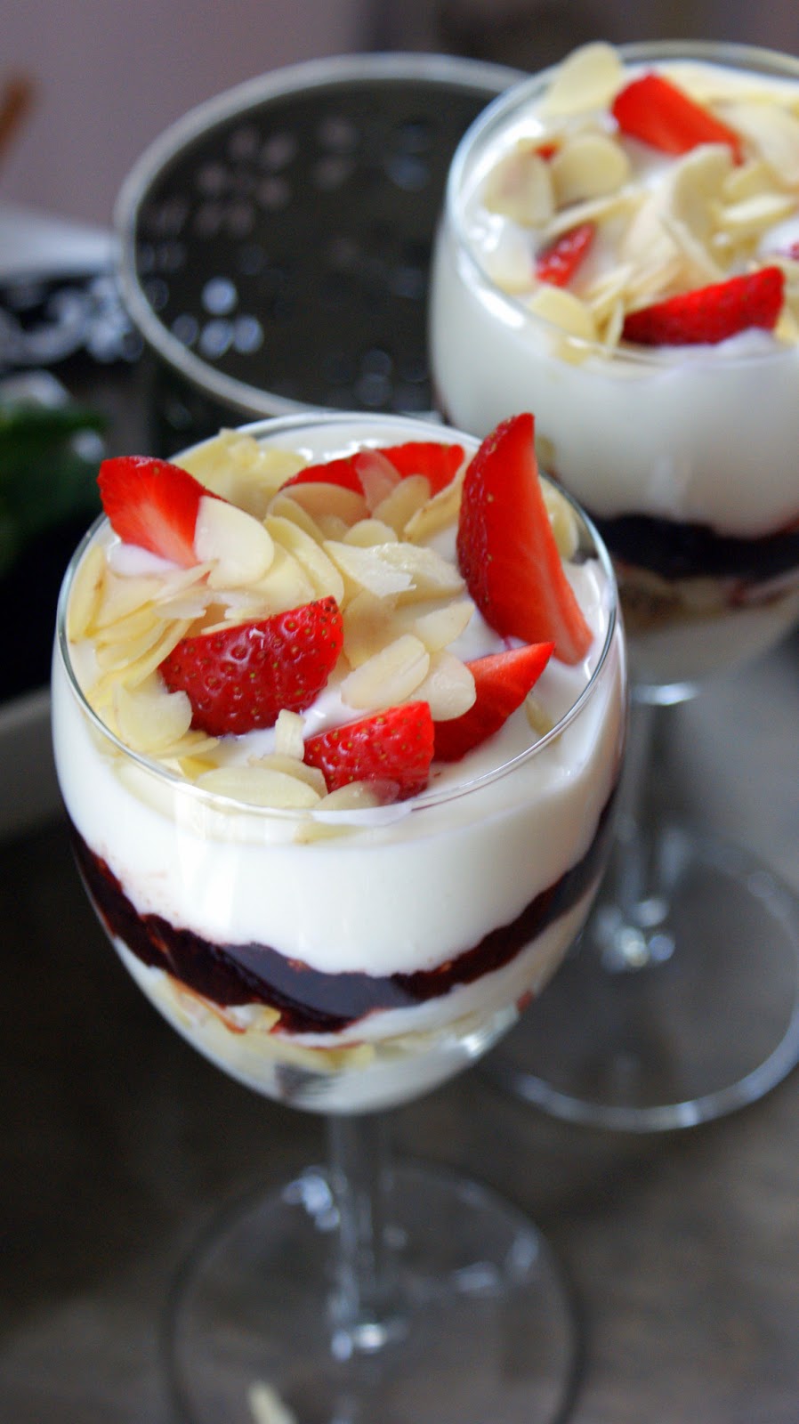 Strawberry mascarpone dessert