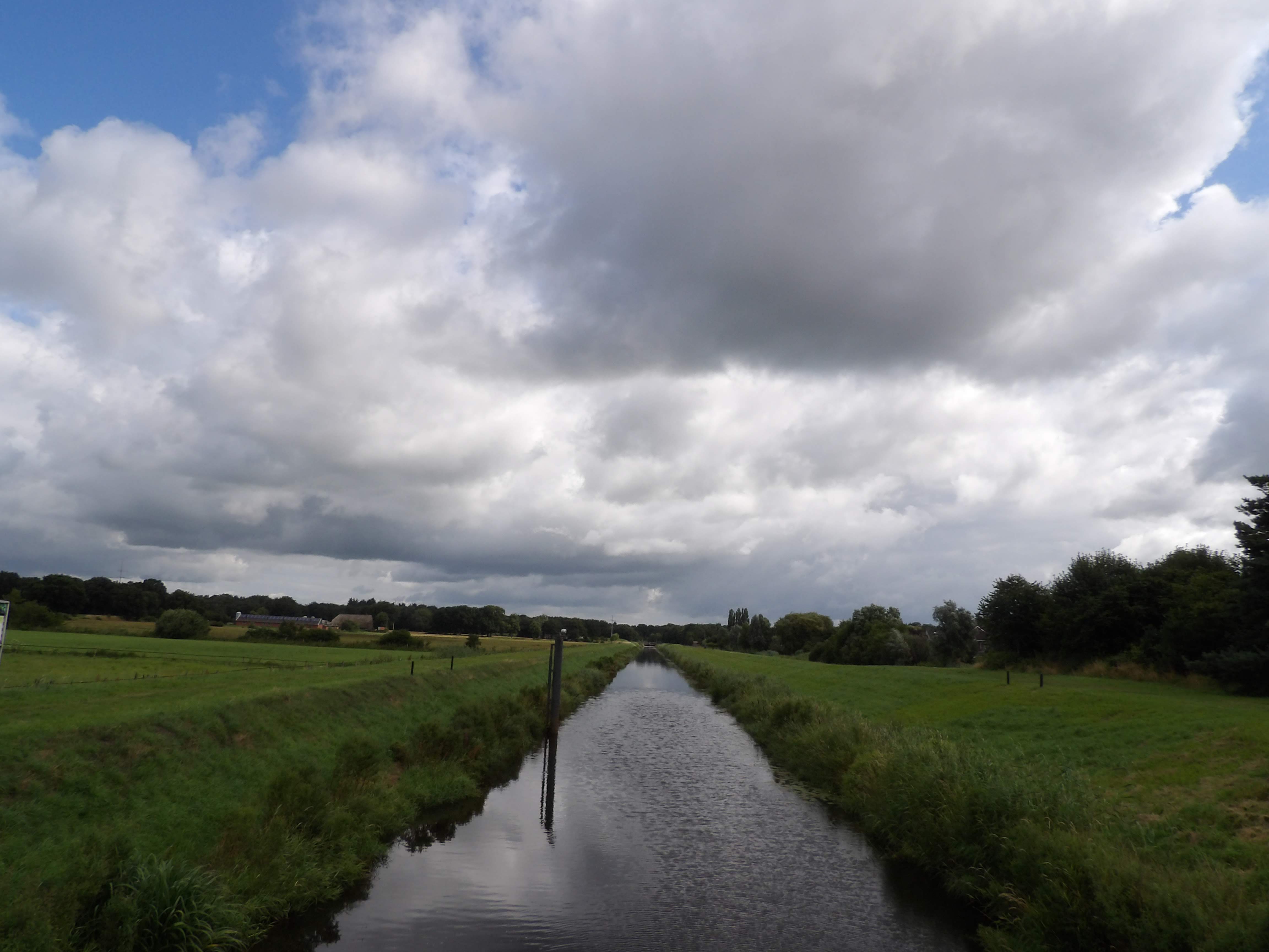 - Vanalleswatjetoe - : Aan de andere kant