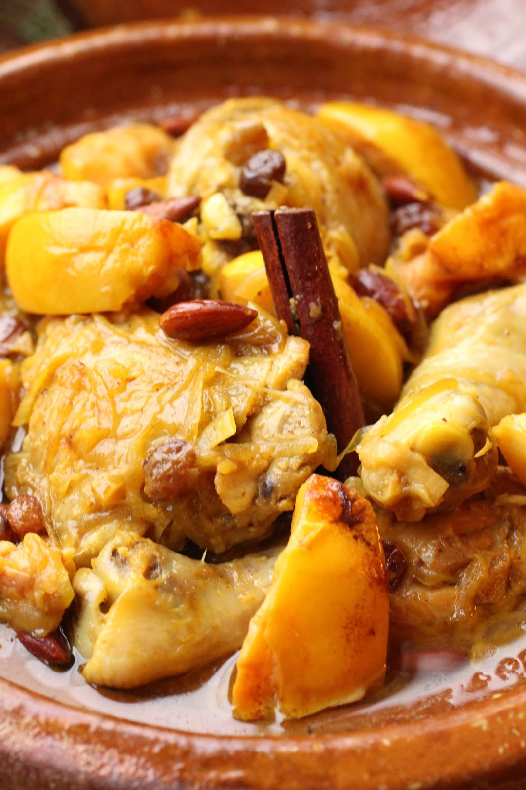 Un peu gay dans les coings... Tajine de poulet aux coings et aux amandes