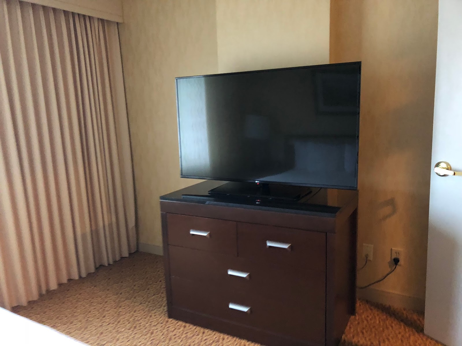 GREAT EATS HAWAII DOUBLETREE SUITES BY HILTON HOTEL SANTA MONICA