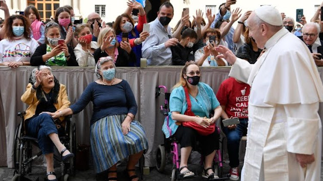 Papa: Corpus Christi seja presença e conforto no sofrimento de cada dia