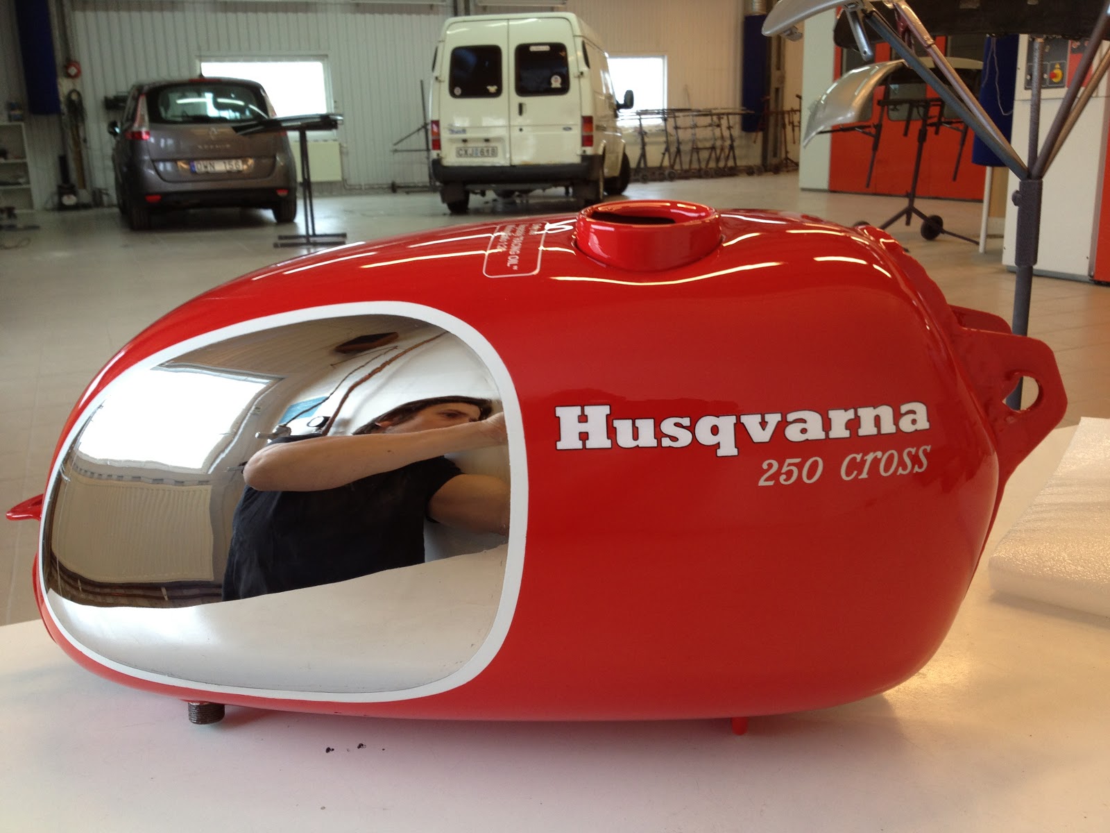 swedish fireballs Husqvarna CR 250 1970 tank painted