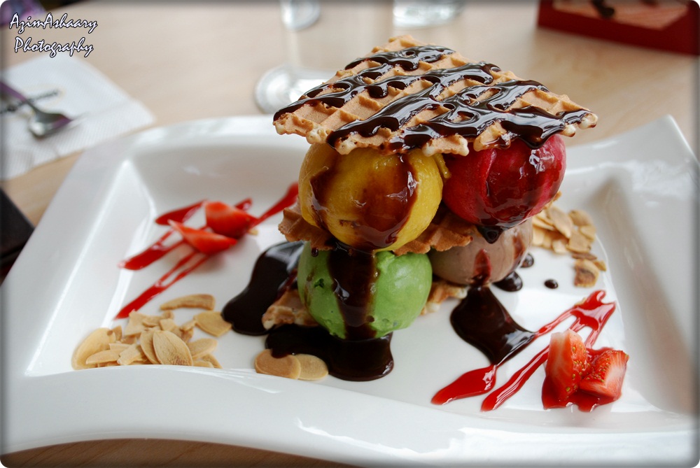 [A].[X].[I].[M].[U].[D] FOOD REVIEW HAAGENDAZS ICE CREAM AUTOCITY