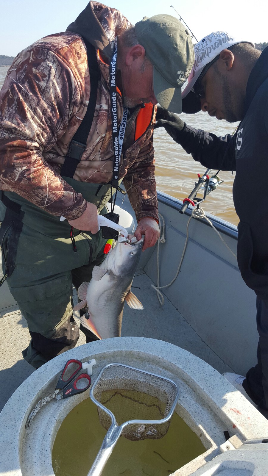 Larry's Hook Line and Sinker Catfishing on Keystone Lake 2/13/16