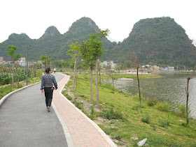 path at the Panlong Lake Scenic Area in Yunfu