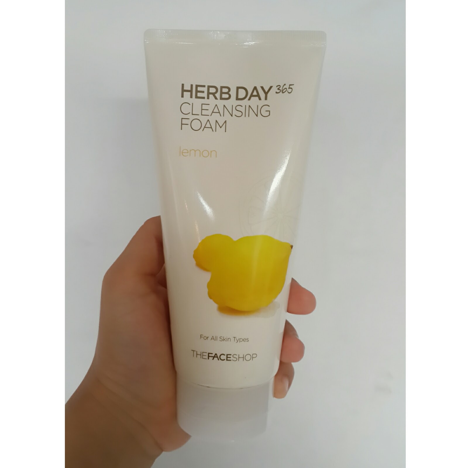 REVIEW] THE FACE SHOP HERB DAY 365 CLEANSING FOAM LEMON Carolline's BEAUTY BLOG