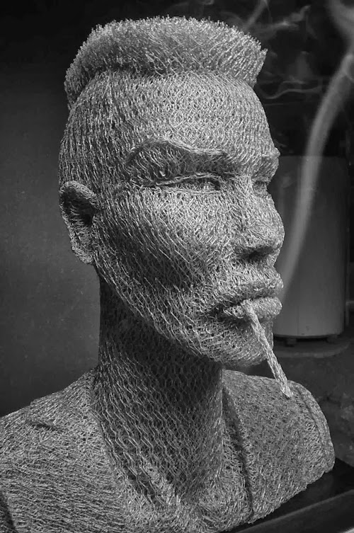 22-Grace-Jones-Chicken-Wire-Sculptures-Sculptor-Ivan-Lovatt-www-designstack-co