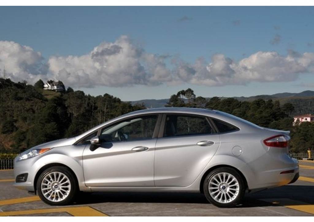 New Fiesta Sedan 2014 preço e lista de equipamentos New Fiesta Sedan 2014 preço e lista de equipamentos