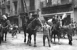 Celebració dels Tres Tombs amb el pendonista i els dos borlistes que l'acompanyaven a la dècada dels anys 50. Arxiu: Pere Busquet i Ribó