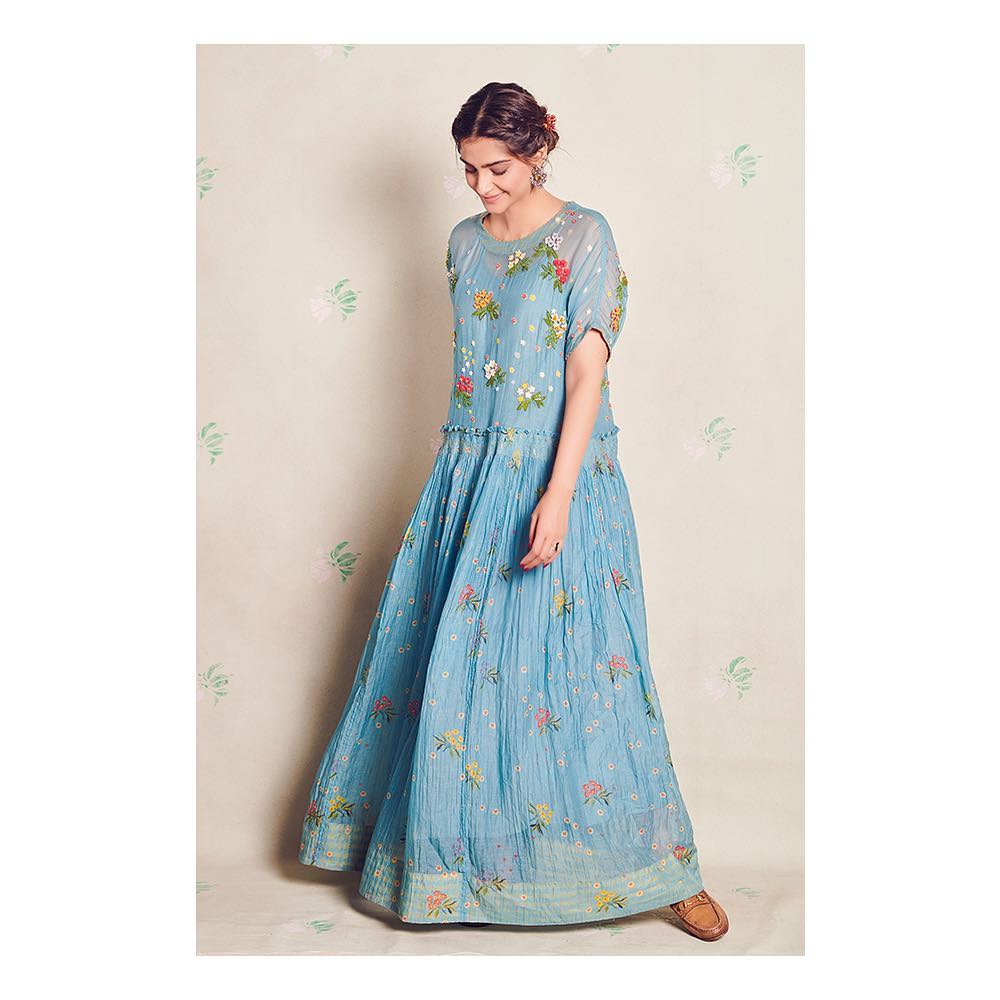 Actress Sonam Kapoor Beautiful Pics In Long Blue Dress