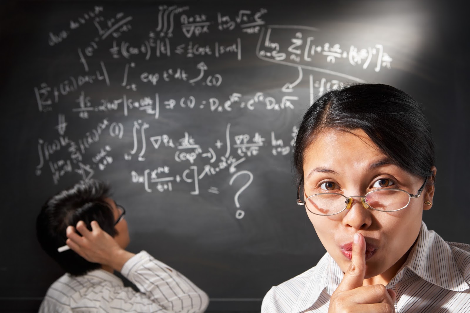 Difficult to understand photo. Teacher be quiet. Teaching is hard. урок в начальной школе. райан гослинг спасибо.